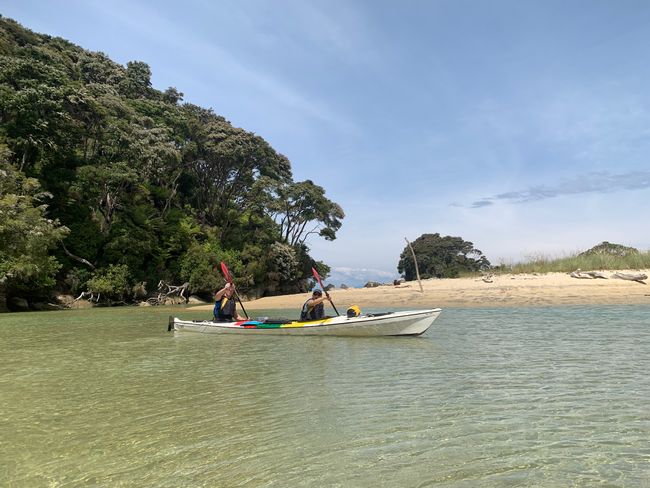 Tandem kayak survived without divorce