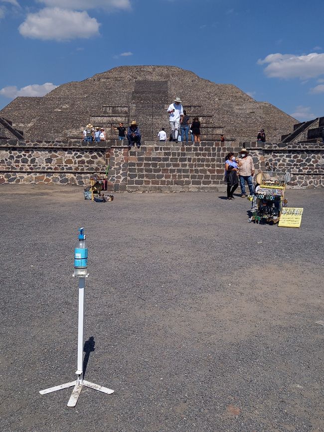 View of the Pyramid of the Sun (right) and the Pyramid of the Moon (left)