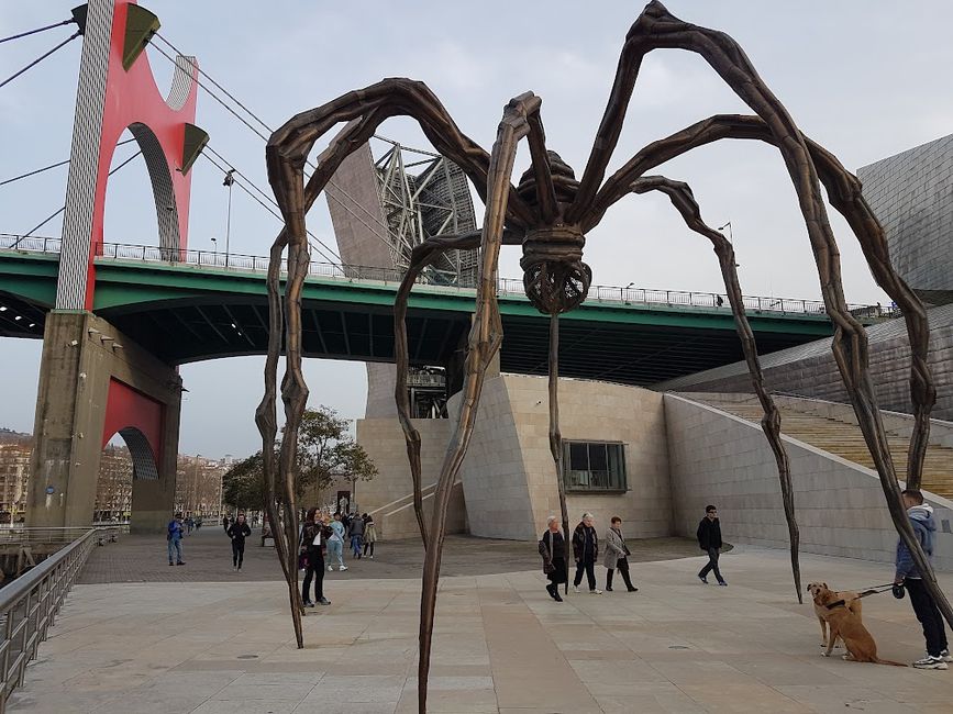 The giant spider Maman