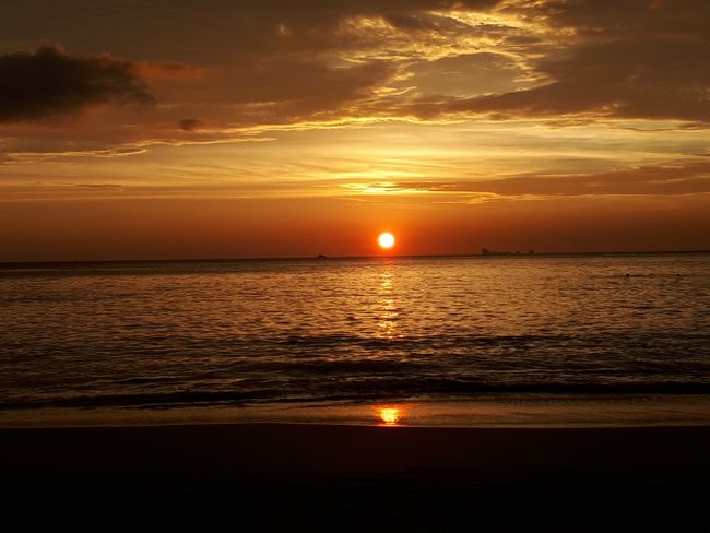 Sunset @ Nui Beach