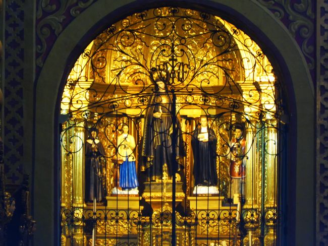 Im Inneren der Kirche "La Compañia de Jesus" ist alles aber auch alles mit Blattgold versehen 