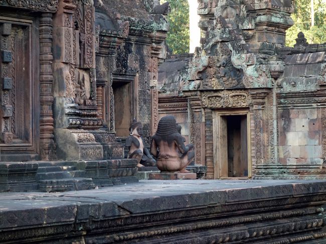 Banteay Srei: a glimpse into the inner courtyard where the monkeys guard