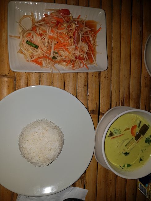 Soul Kitchen- gute Thai Küche. Hier: Spicy Papaya Salad und Green Curry 