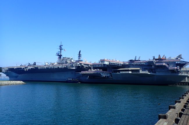 USS Midway + ھاۋا ۋە ئالەم مۇزېيى