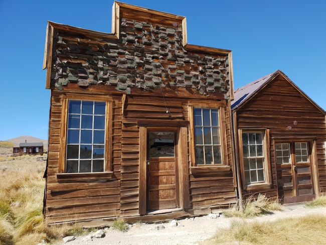 Ghost town Bodie and Mono Lake