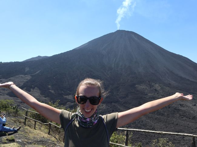 Marshmallows rösten auf einem aktiven Vulkan :O   (Tag 190 der Weltreise)