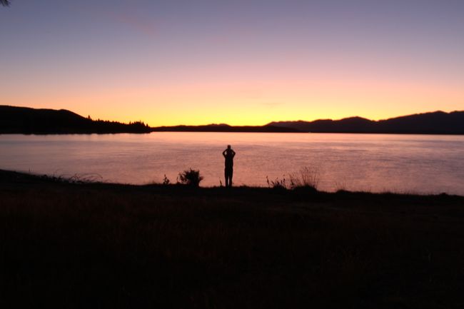 Lake Pukaki am Abend (Lea und ich)