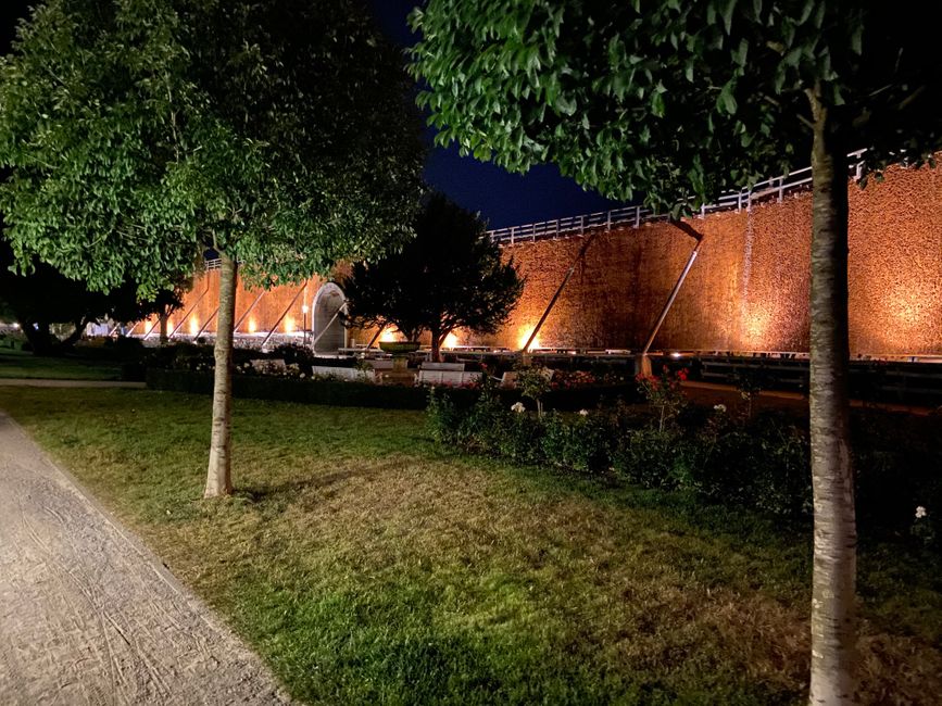 Passeggiata notturna verso i Gradierwerke