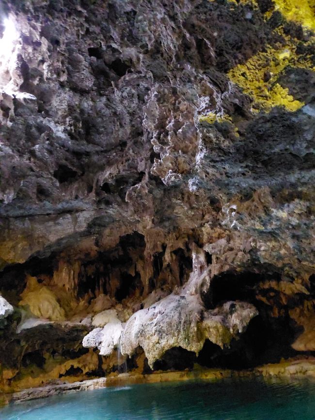 Die Höhle der Quelle