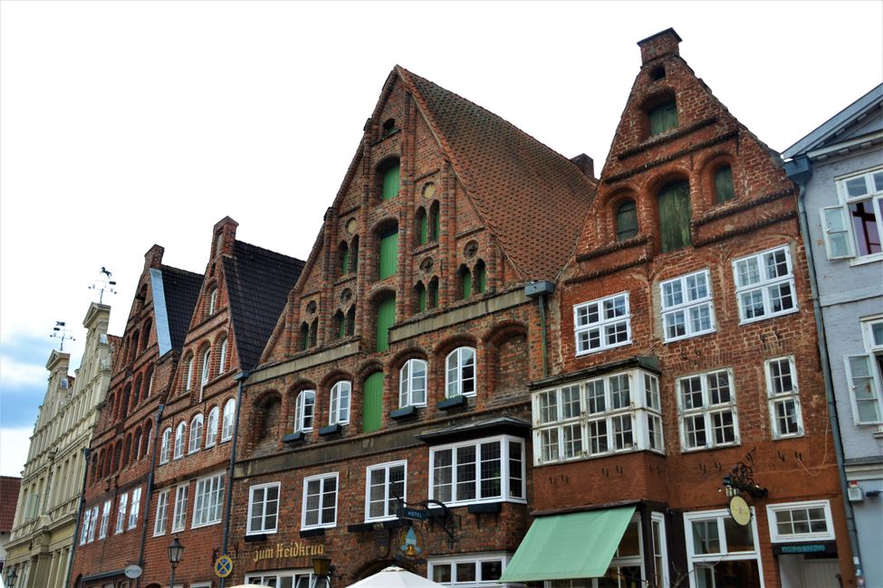 Einige der vielen, wunderschönen Gibel in Lüneburg. 