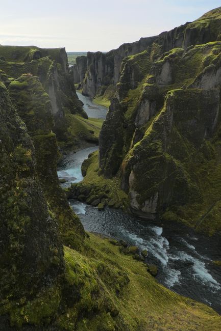 Fjaðrárgljúfur-Canyon