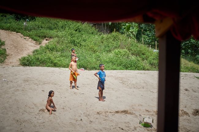 Die Kids haben tatsächlich im Mekong gebadet 🤔