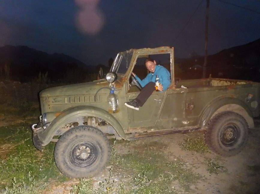 Indra dreht noch eine Runde mit der russischen Jeep 