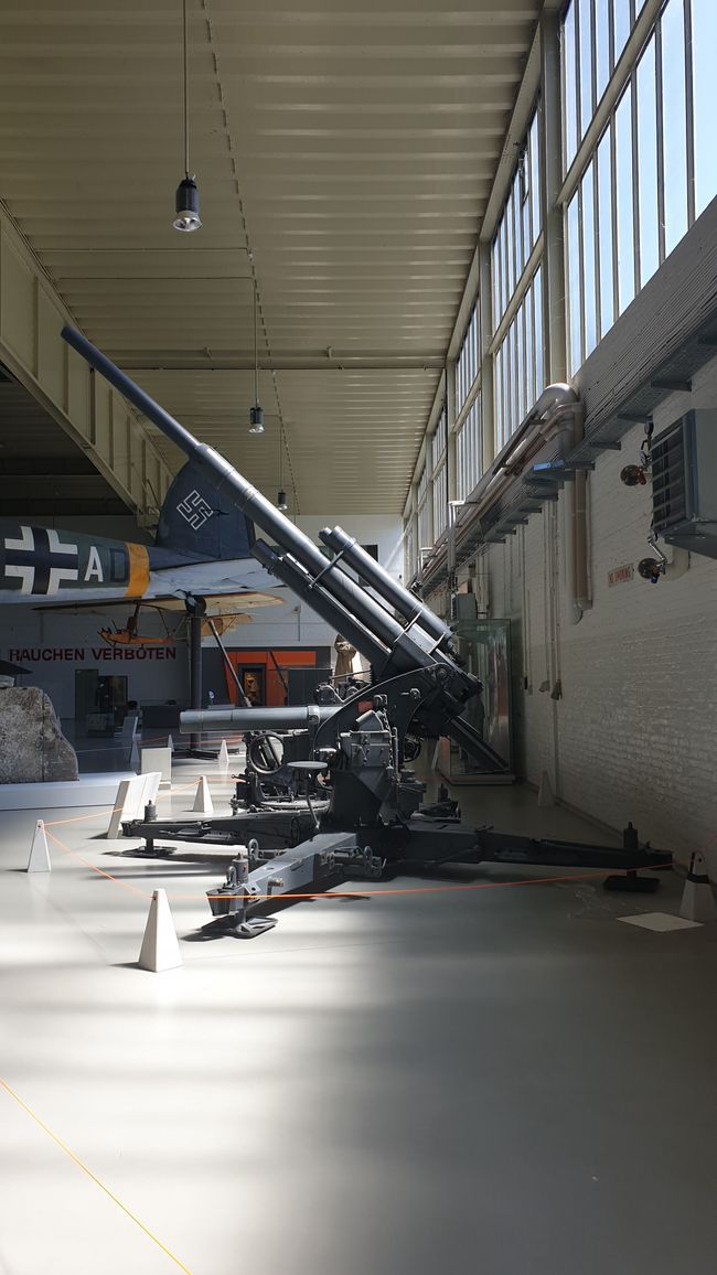 3 日目: 空軍軍事歴史博物館を訪れ、シュプレーヴァルトへ行きましょう