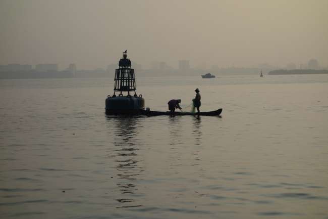 Fishermen early in the morning in Kochi