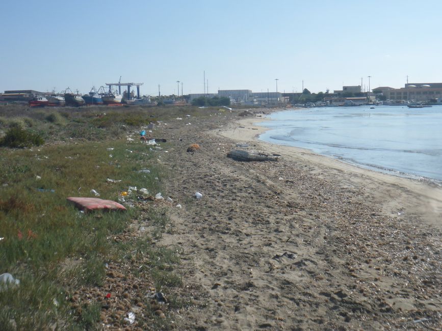 Der Strand bei Portopalo ist total vermüllt