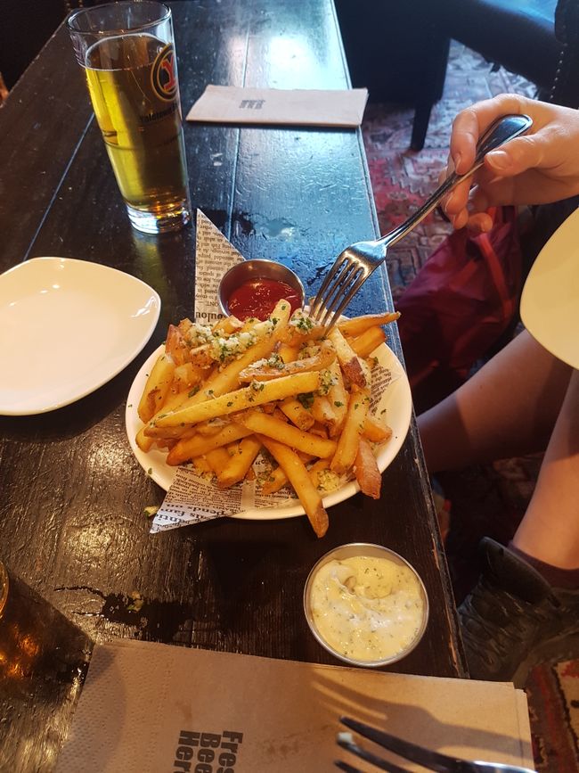 The garlic fries to satisfy our initial hunger