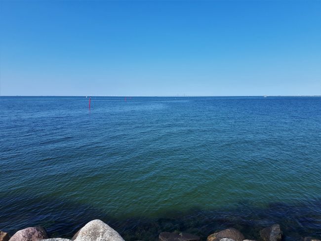 Blick vom Hafen, am Horizont die Öresundbrücke
