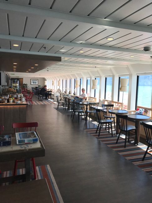 Norwegen mit Hurtigruten // Tag 4 // Bäckerei und Café