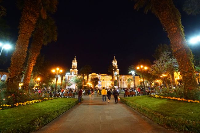 Plaza de Armas und Kathedrale