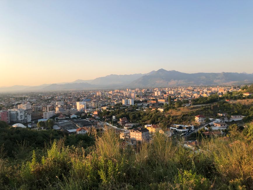 Um lugar perdido e pernoite com uma bela vista de Shkodër - Albânia