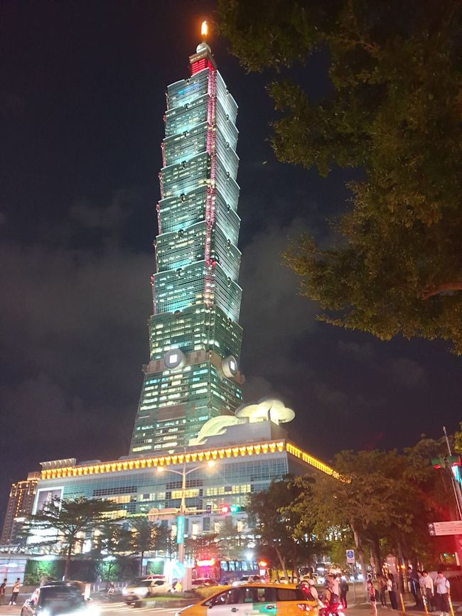 Taipei 101 Shopping Mall -- Sun-Yat-sen Gedächnishalle
