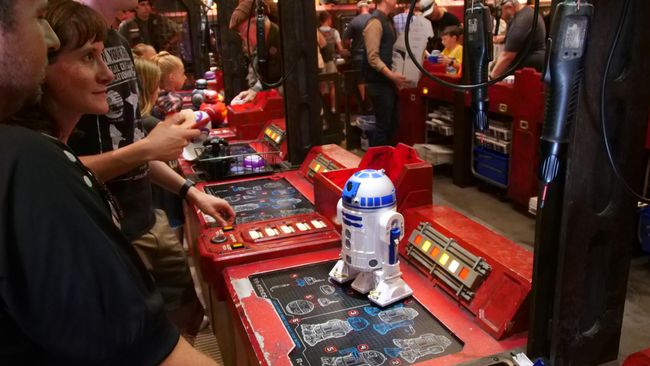 Disneyland - Galaxy's Edge Star Wars - in the Droid Depot