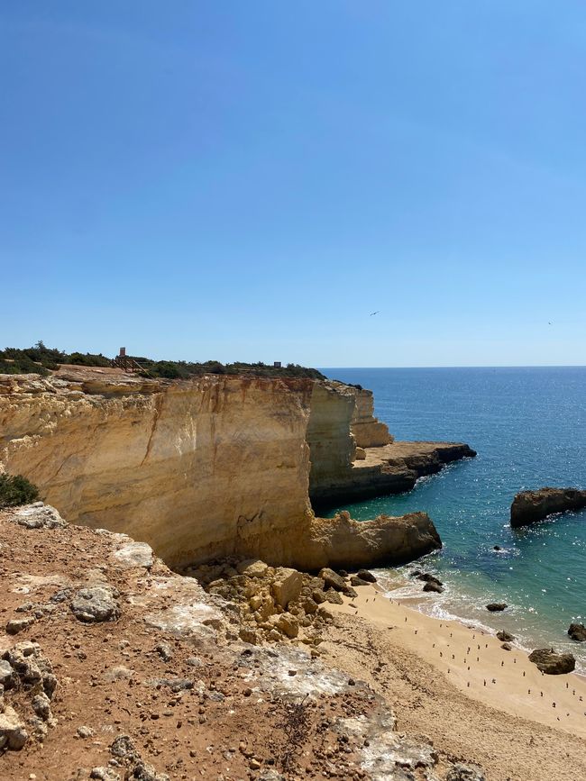Strand Entdeckung in the Algarve - Armação de Pêra