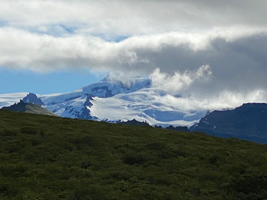 Erste tolle Ausblicke auf den Vatnajökull Gletscher, zumindest auf einen Mini-Teil von ihm.