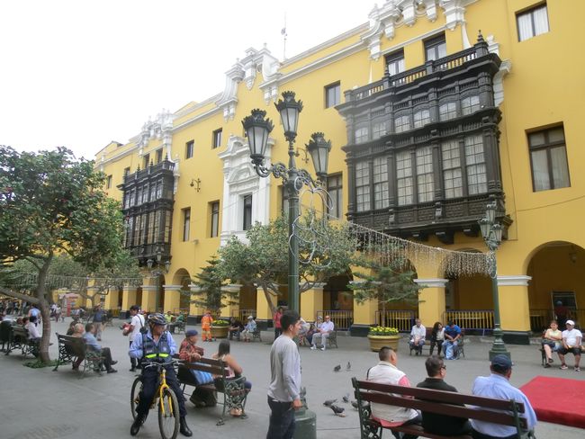 Política y cultura - Im Zentrum von Lima