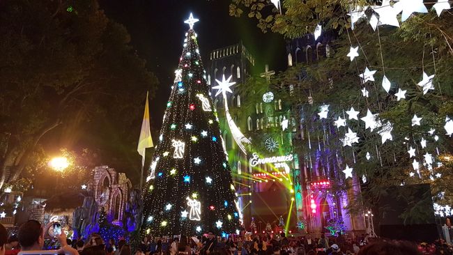 Christmas Eve in Hanoi and flight to Christchurch (New Zealand)