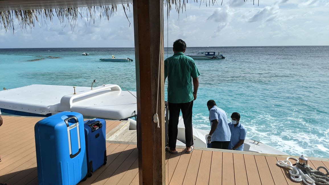 Malediven Tag 16 - „Choukouriya & Vakivani!“ und ein Platz auf dem Pilotensitz