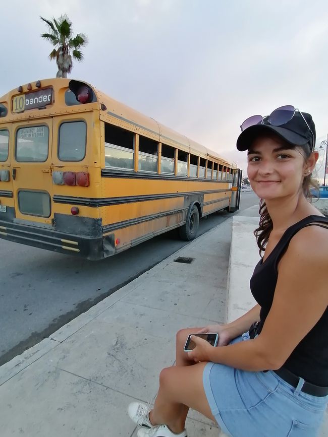 Anna and the school bus