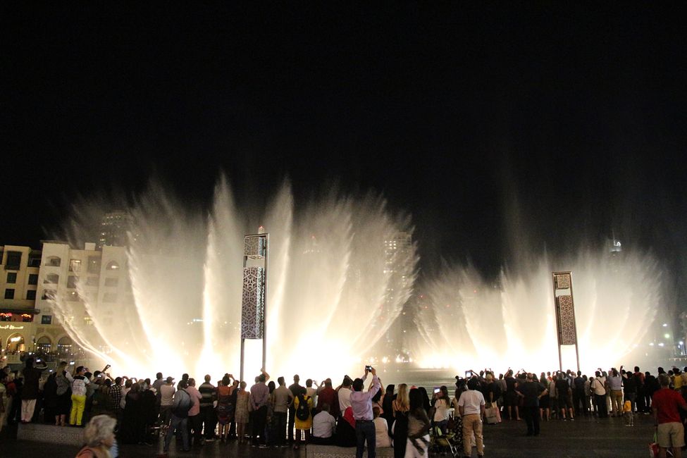 Dubai Fountain - Wasserspiele am Burj Khalifa