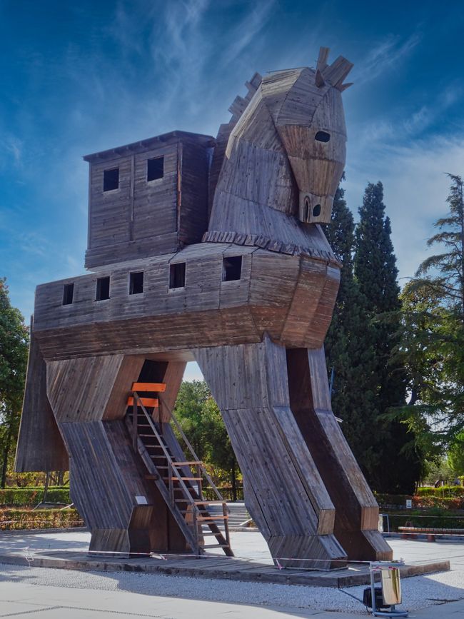 The Trojan Horse - without filling