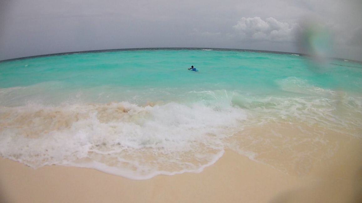 Maldives Day 13 - 'No, Mom, there's no wave coming...'