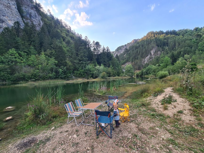 Karl konnte sich über einen neuen Stuhl freuen und wir uns über den schönen Campspot im Nationalpark.