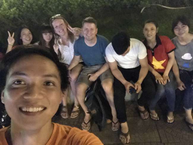 Studenten aus Ho Chi Minh die durch einen Plausch mit uns ihr Englisch auffrischen wollten