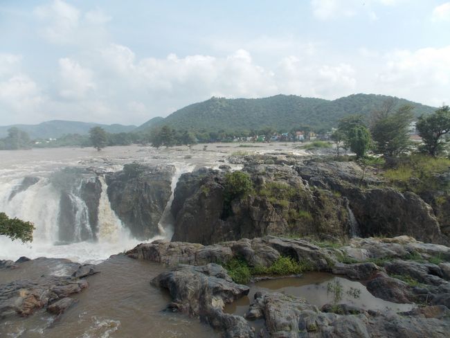 Hogenakkal Falls