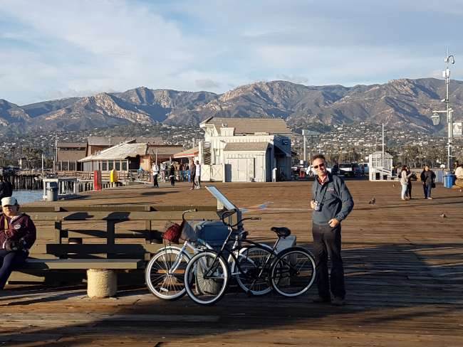 Heute haben wir uns wieder Räder ausgeliehen. Dieses Mal ging es nach Montecito und auf die Pier Stearns Wharf