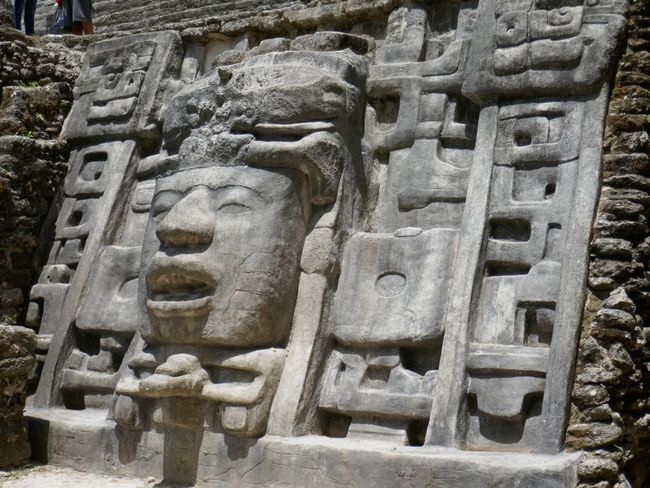 Lamanai - Tempel der Masken