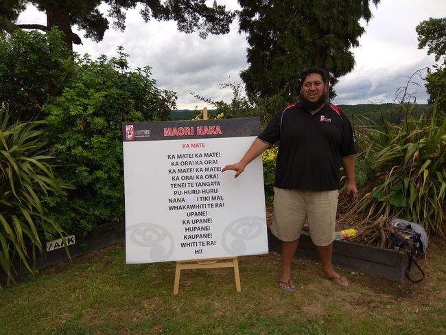 Unser Lehrer der uns den Hacka (maorischer Kriegstanz) beibrachte