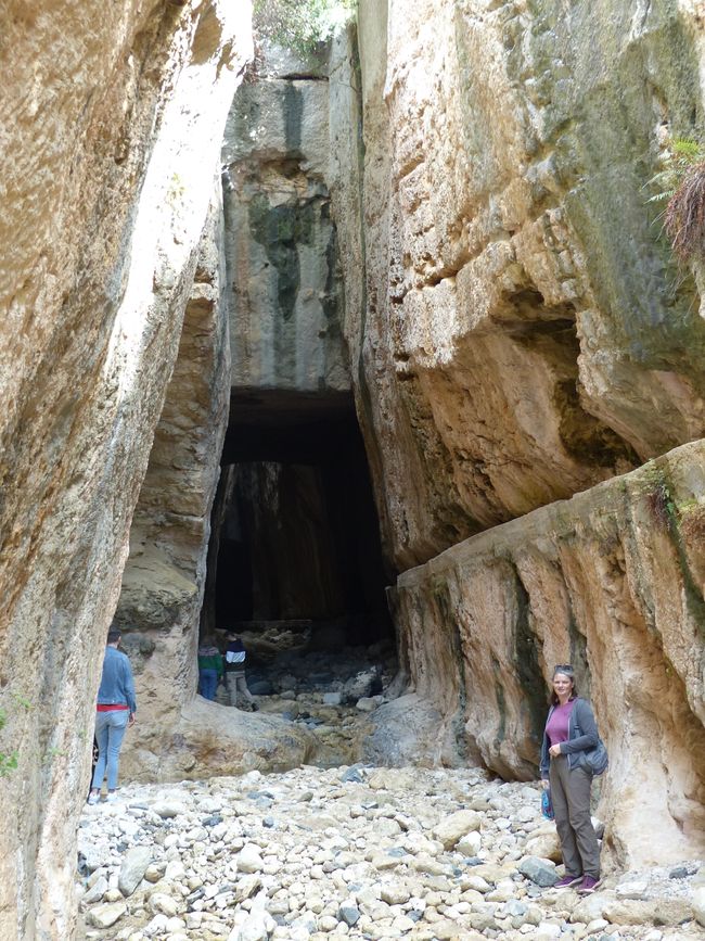 Túnel de Vespasiano/Tito y las tumbas