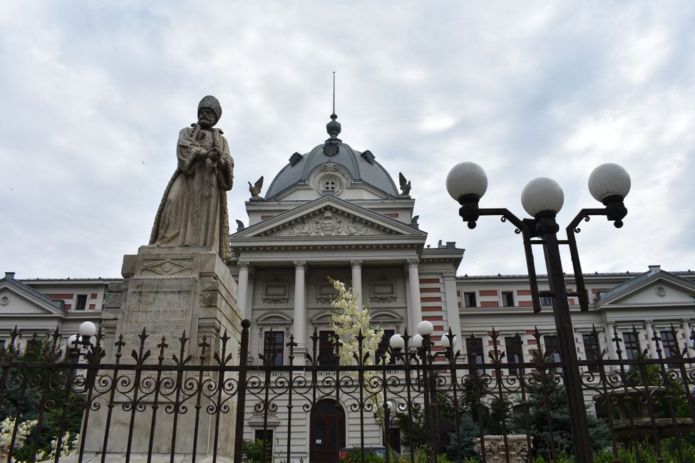 Bucharest - the other Romania (Stop 10)