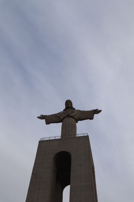 Belem: Die Statue Christo Rei ist eine Kopie der Jesus Statue aus Rio. 
