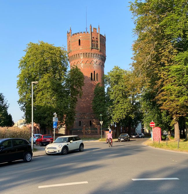 Le château d'eau sur la place du tournage à Wismar