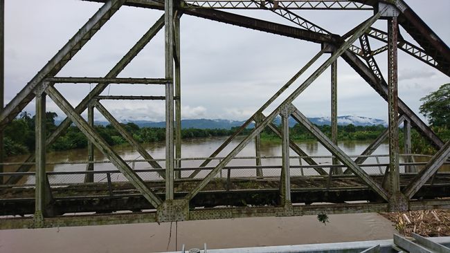 The former border bridge is being demolished due to too many accidents.