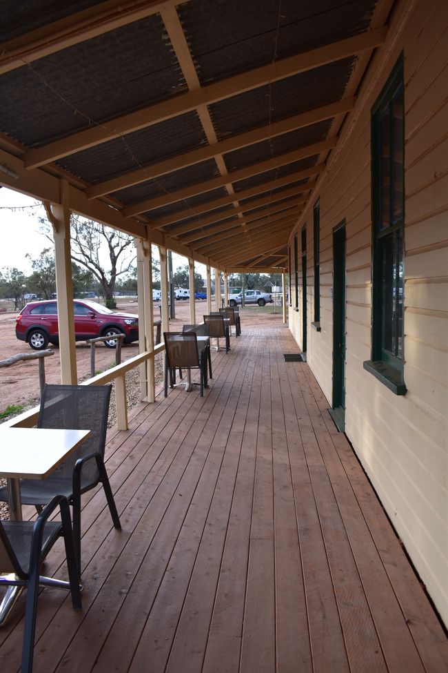 Nindigully Pub, Veranda