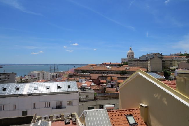 Lissabon Tag 1. Der Blick aus unserer Wohnung.
