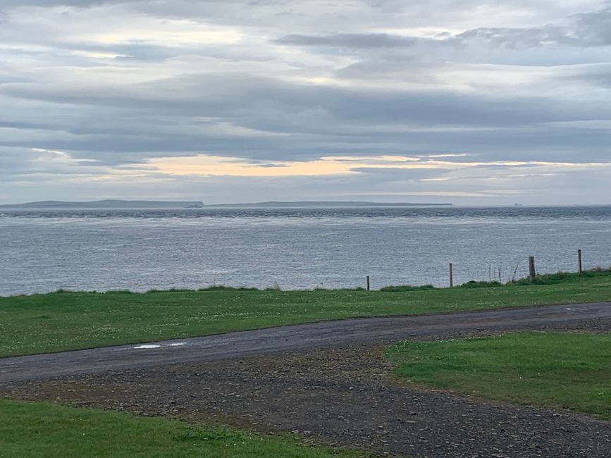 Blick vom Campground auf die Orkney Inseln